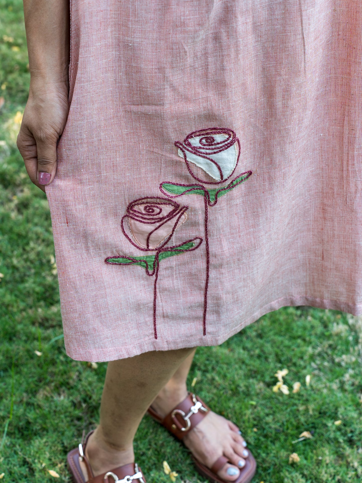 Off shoulder short dress with Rose applique and embroidery detailing