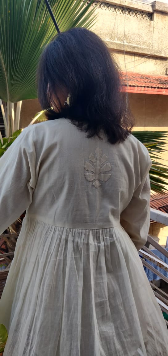 Pleated top with inverted V yoke