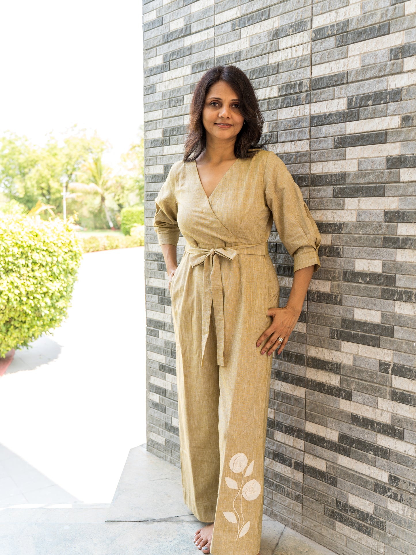 Jumpsuit with patch roses embroidery