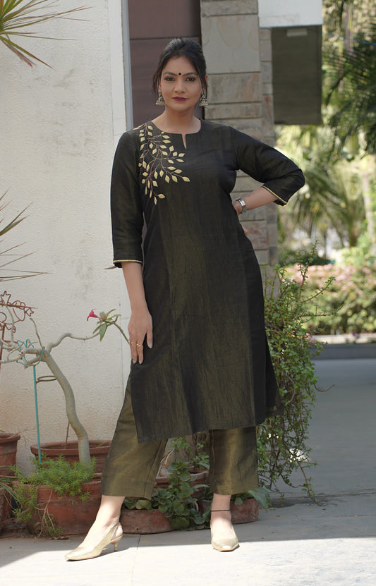 Black kurta set with leaves patchwork