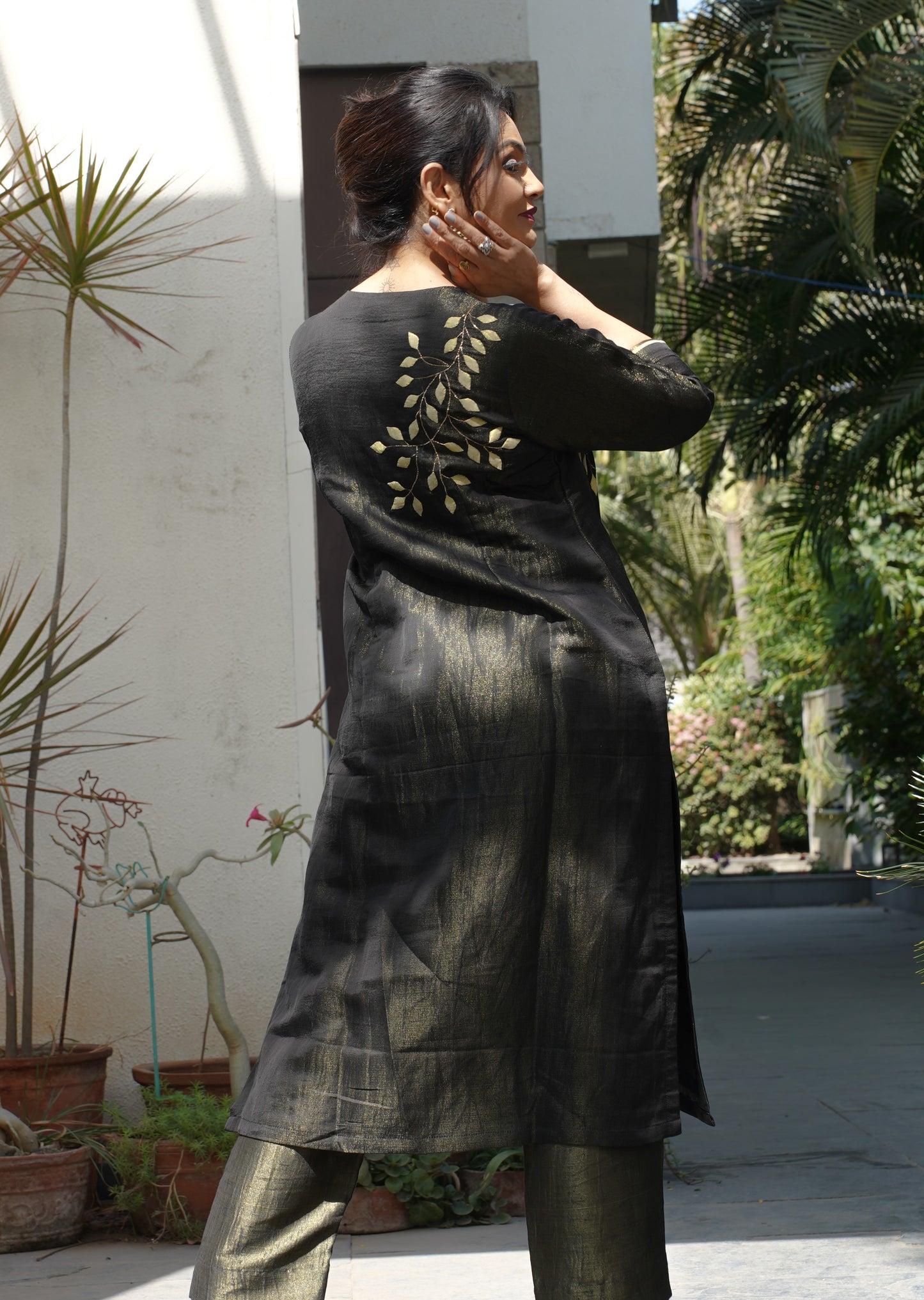 Black kurta set with leaves patchwork