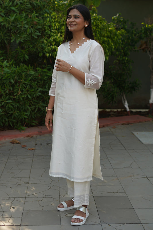 Banarasi Chanderi kurta with buta on back and sleeves